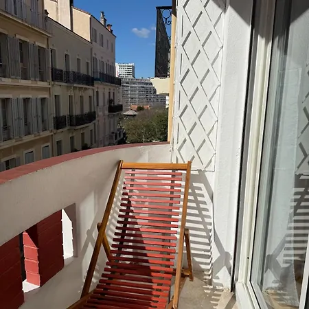 Grand Climatise Entre Gare Et Port Тулон